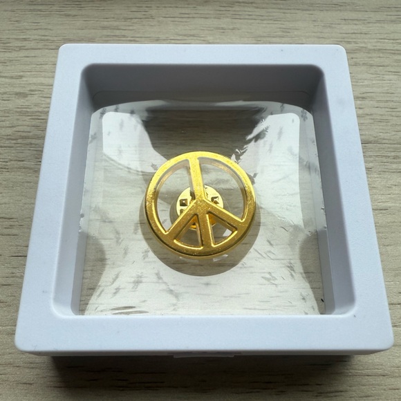 Gold Peace Sign Pin in Box - Picture 3 of 3
